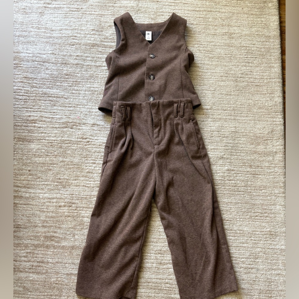 Banana Republic Boys vest and suit pants set brown size 5